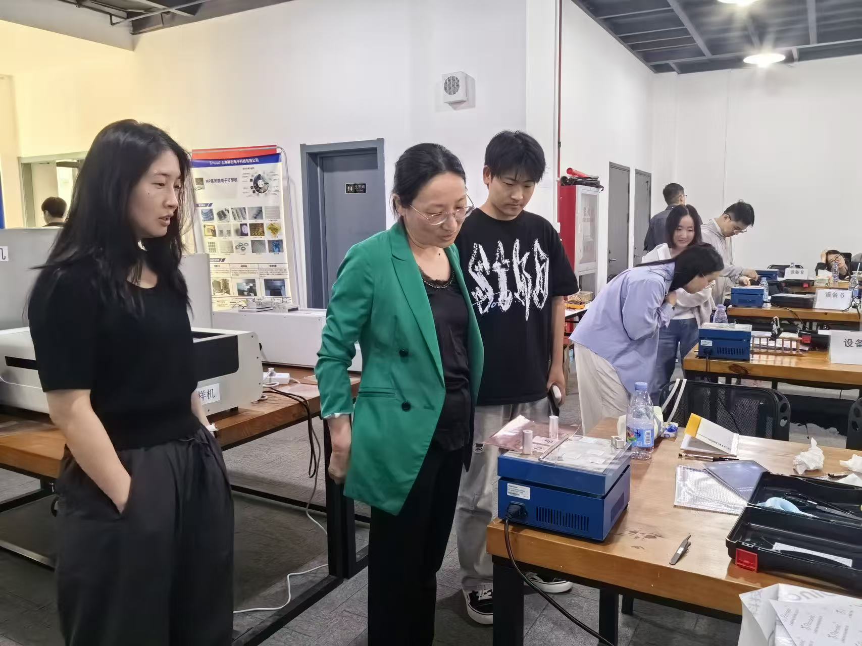 印刷包装工程系数字印刷技术专业教师团队访企拓岗 深耕电子科技领域技术开发新路径